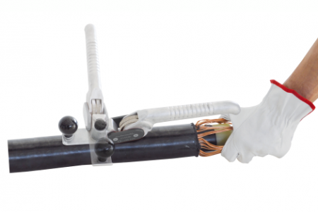 Инструмент для снятия внешней оболочки кабеля из сшитого полиэтилена. Инструмент для снятия стальной брони с высоковольтного кабеля. Инструмент для снятия оболочки кабеля ⌀ до 28 мм. Инструмент для снятия алюминиевой оболочки с АСБ кабеля 10кв.
